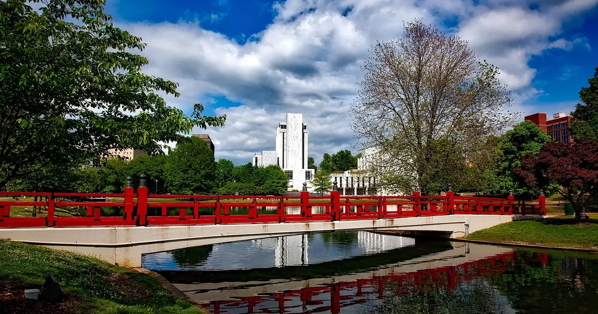 A First-Timer's Weekend in Huntsville: 3 Days, Rockets to Mountaintops